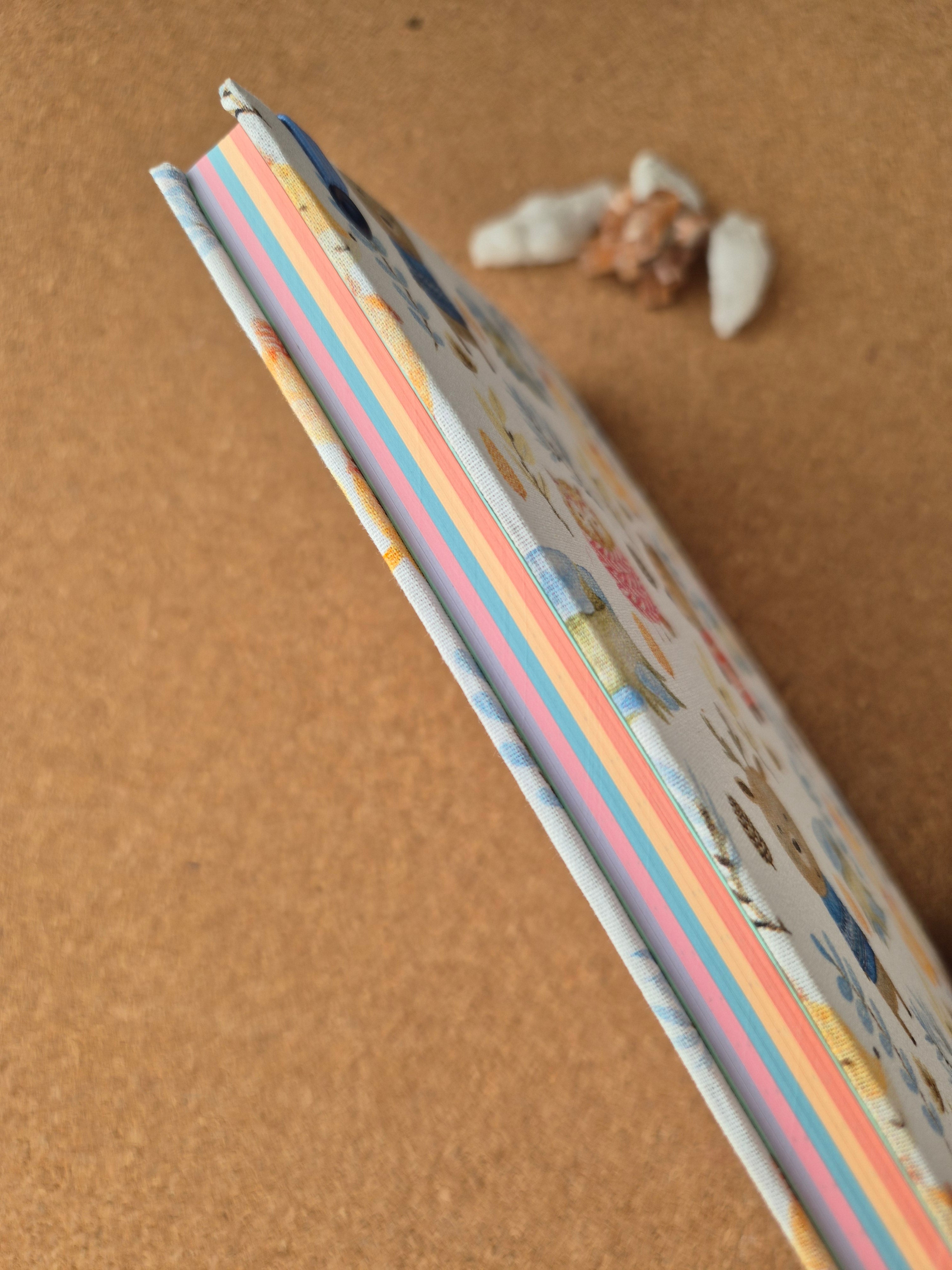 Libreta clásica mediana. Hojas de colores / Animalitos