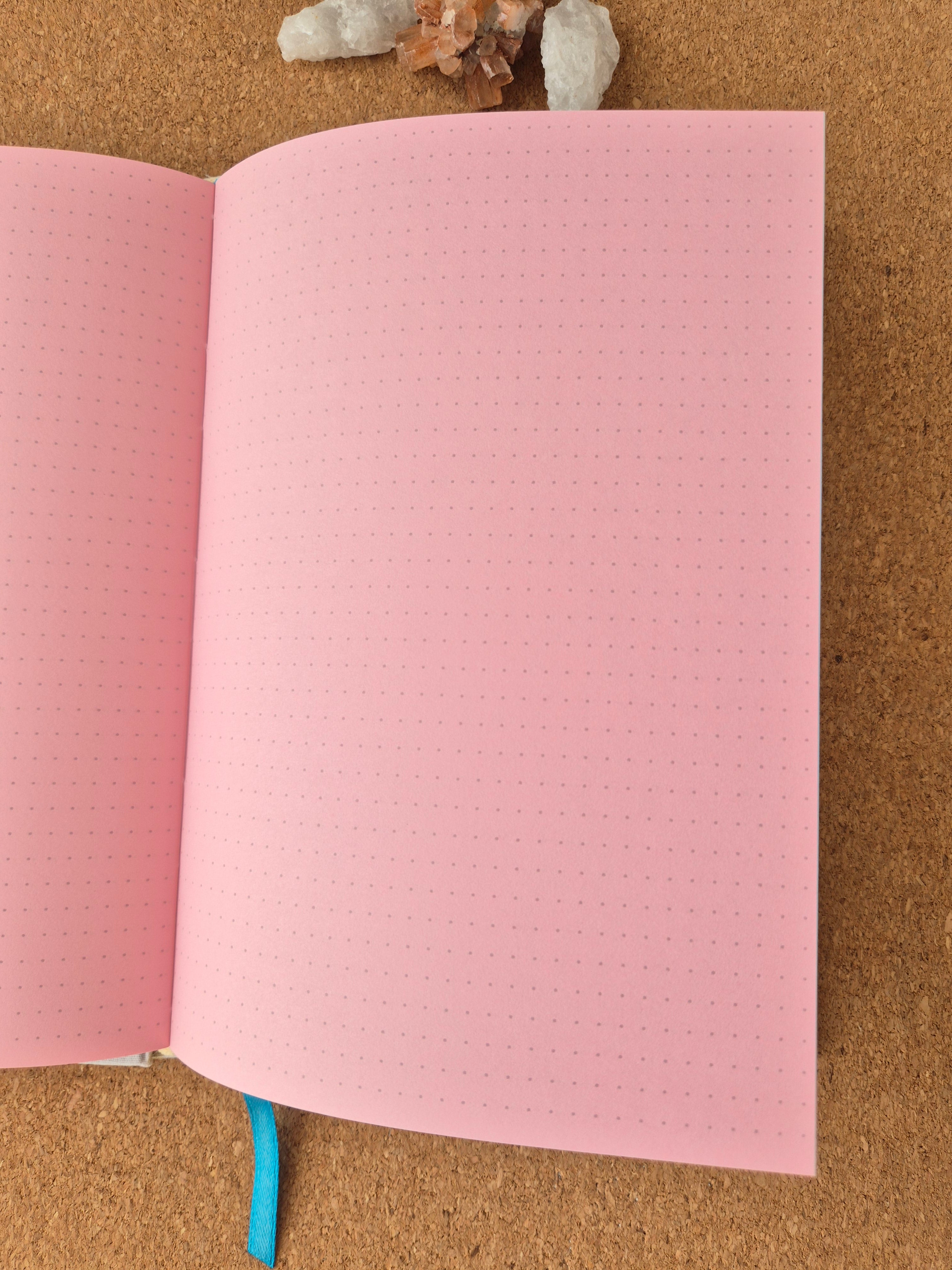 Libreta clásica mediana. Hojas de colores / Animalitos