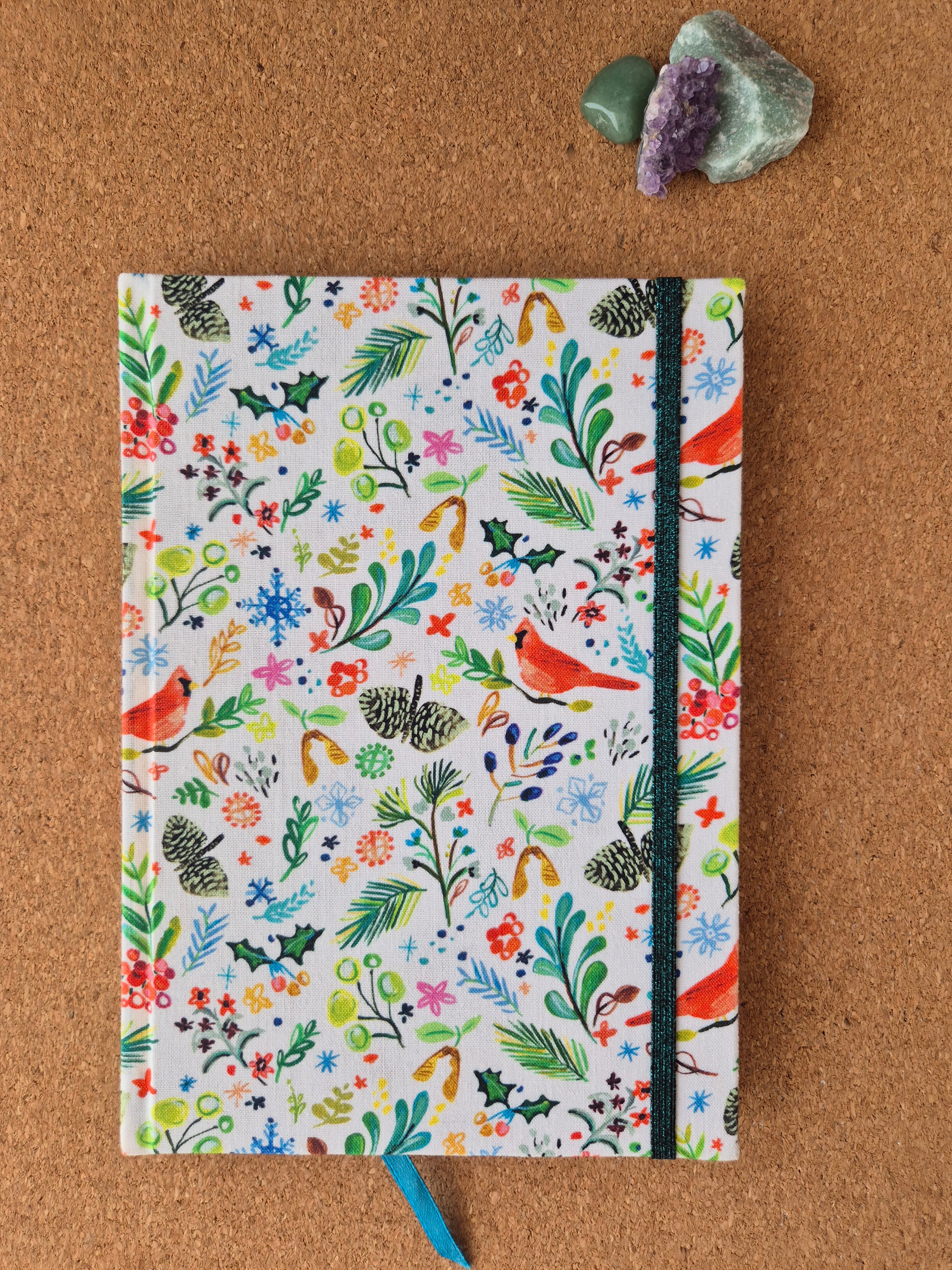 Libreta clásica mediana. Hojas de colores / Bosque pajaritos