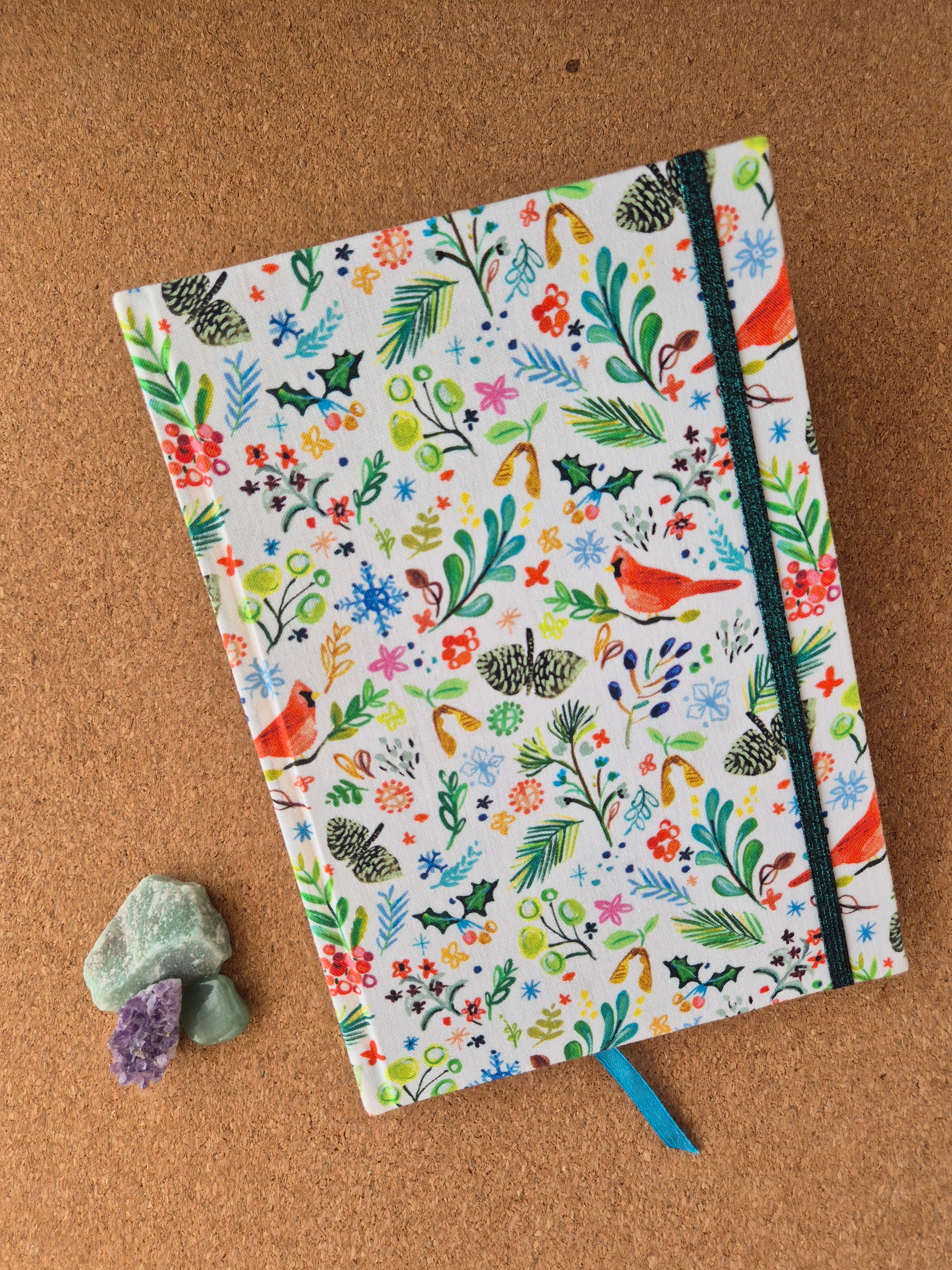 Libreta clásica mediana. Hojas de colores / Bosque pajaritos