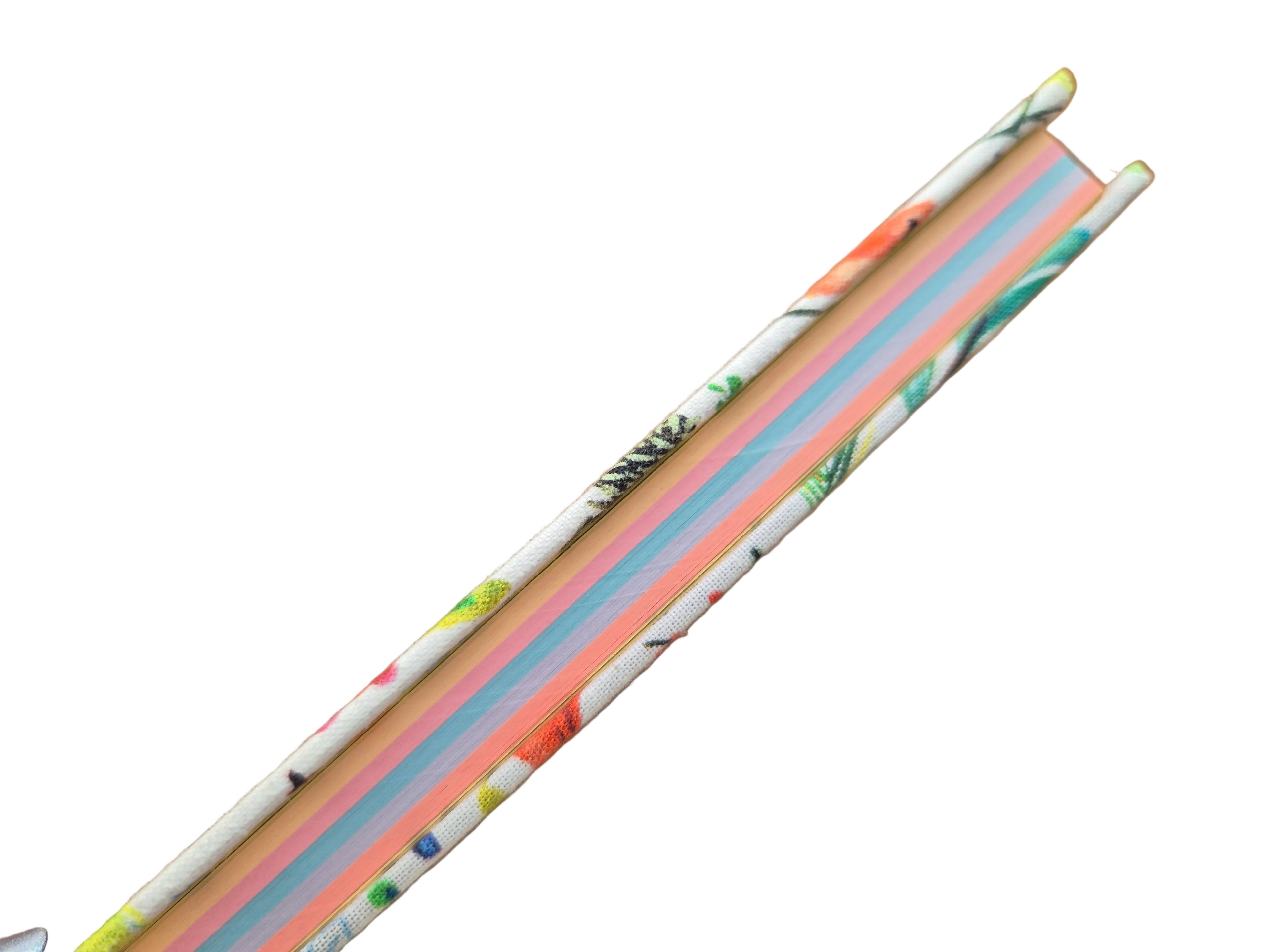 Libreta clásica mediana. Hojas de colores / Bosque pajaritos