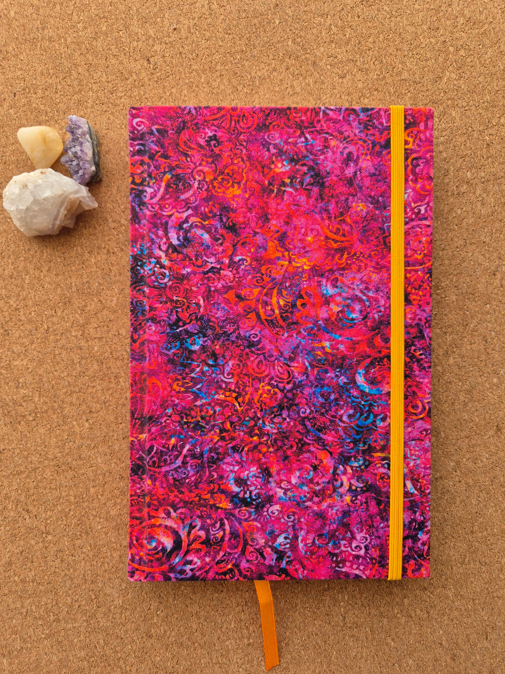 Libreta clásica Mediana / Tribal tonos rojos
