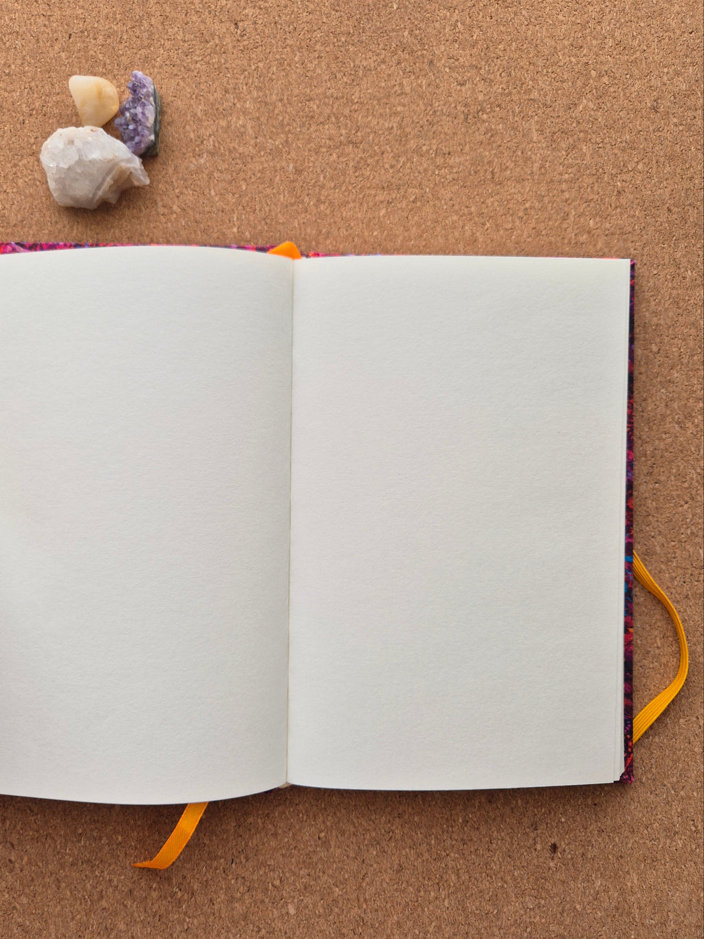 Libreta clásica Mediana / Tribal tonos rojos
