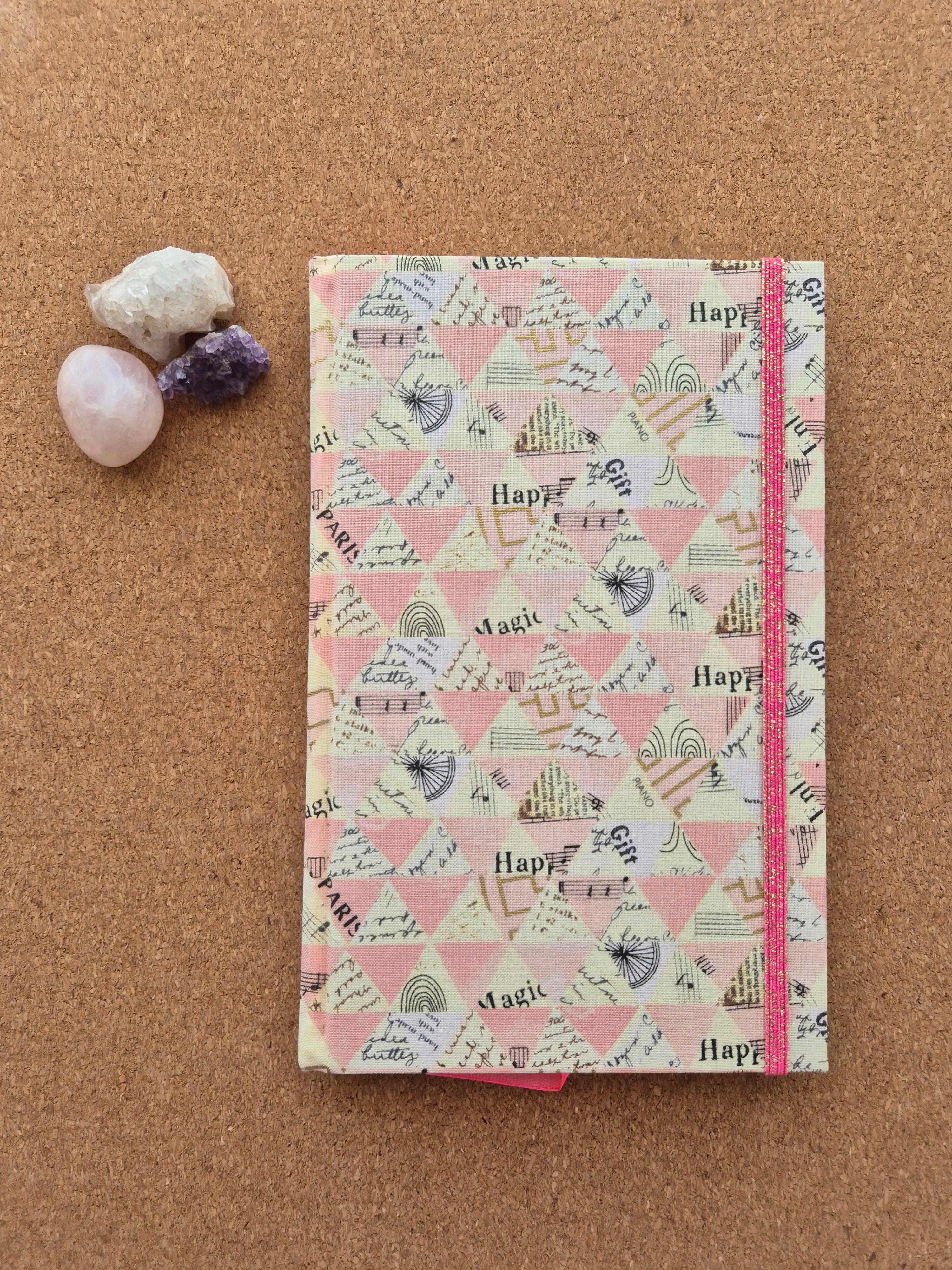 Libreta clásica Mediana / Triángulos pastel