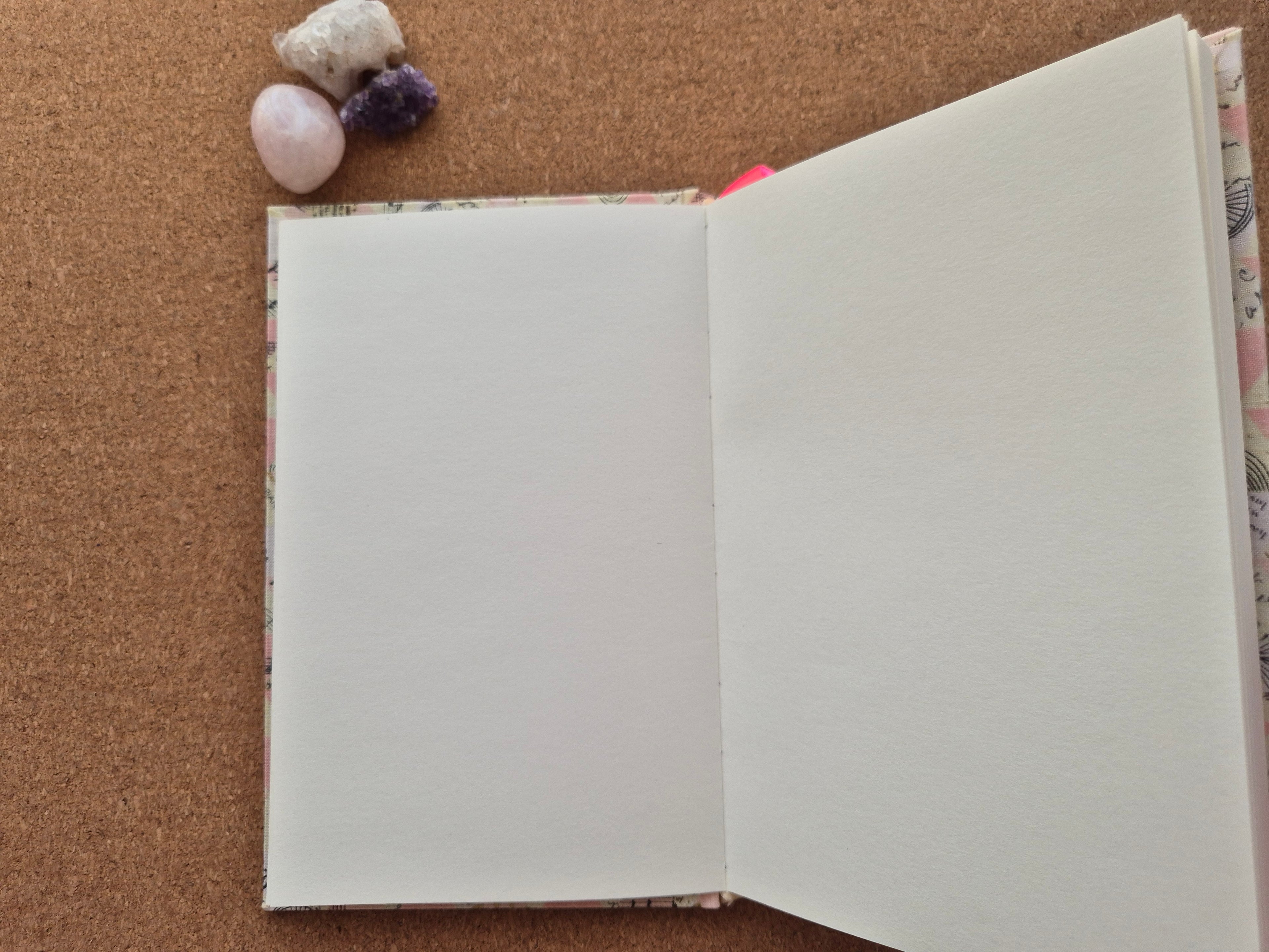 Libreta clásica Mediana / Triángulos pastel