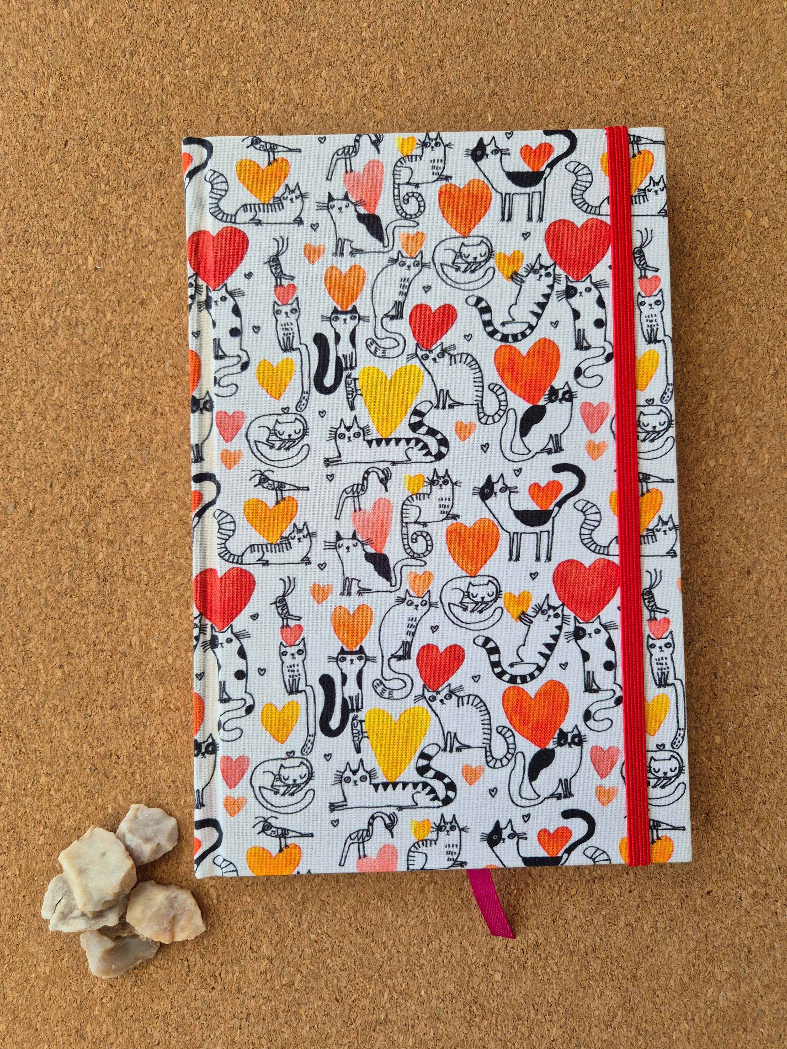 Libreta clásica Mediana / Gatitos corazones