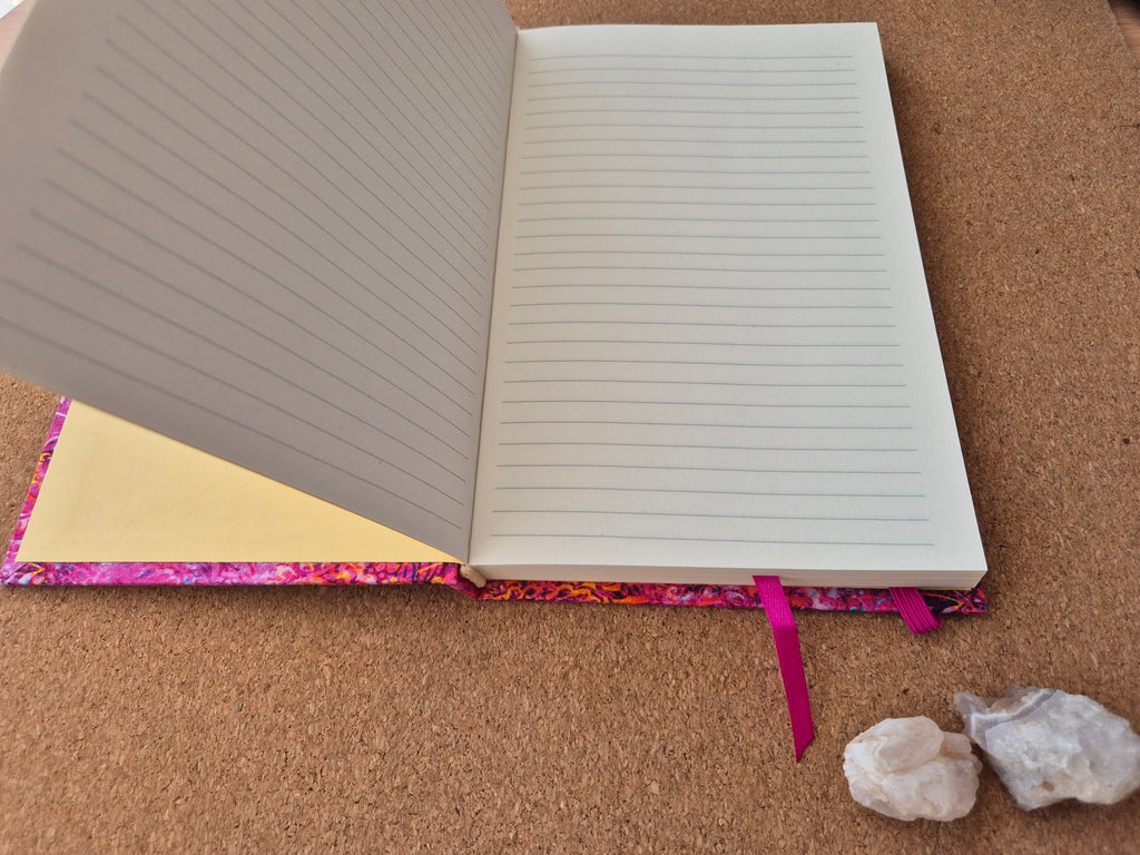 Libreta clásica Mediana / Tribal fuccia