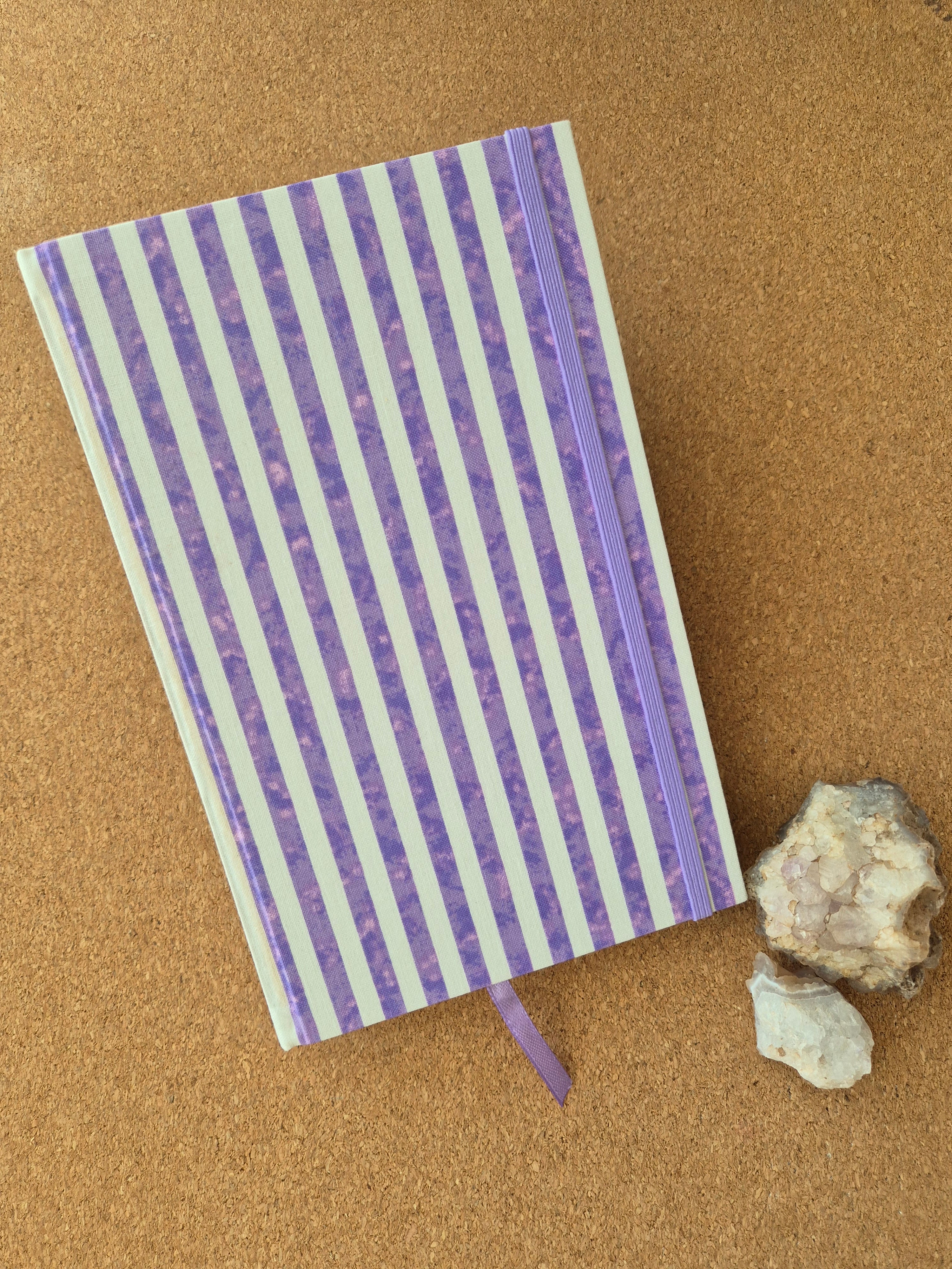 Libreta clásica Mediana / Lila blanco