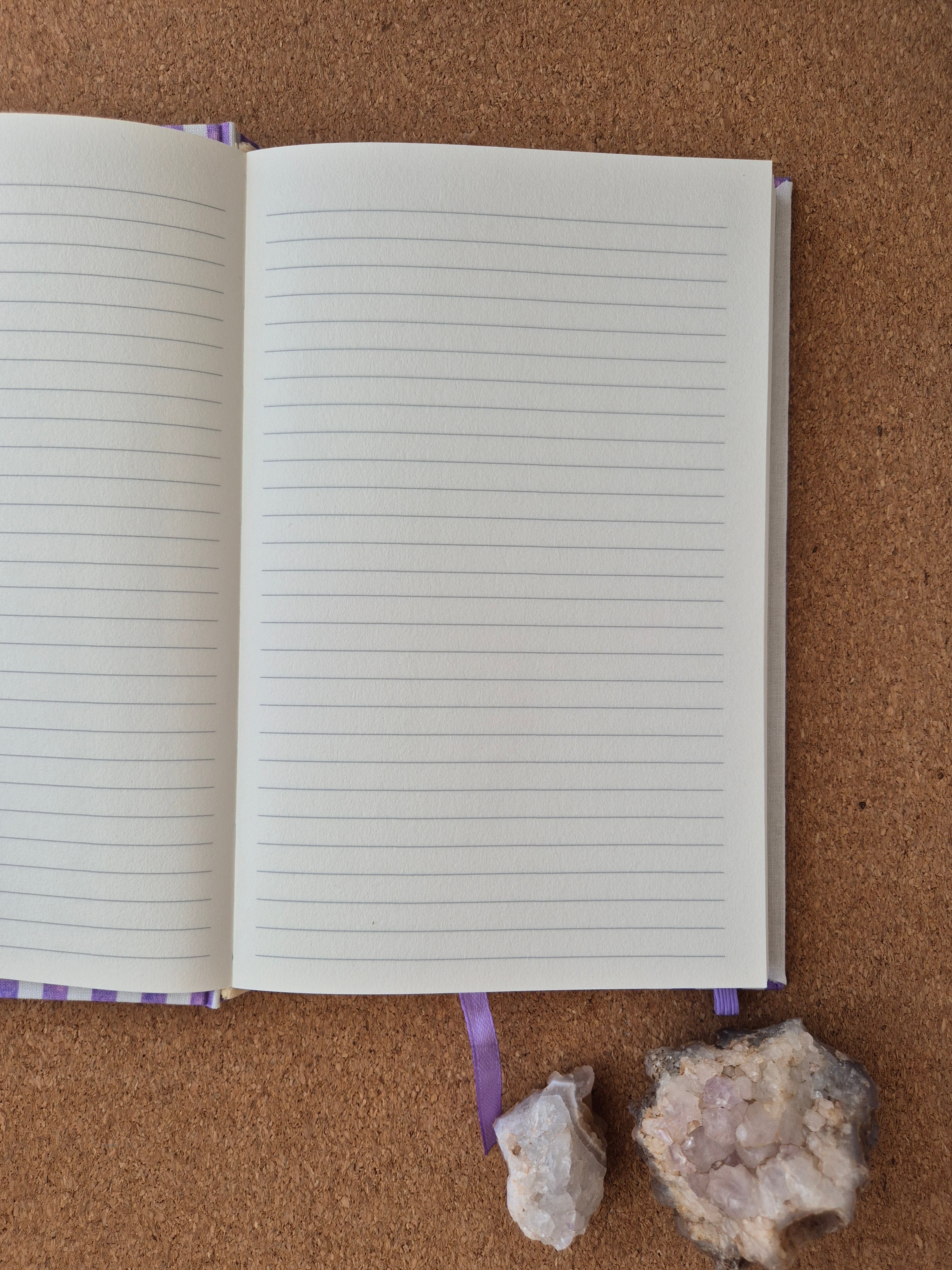 Libreta clásica Mediana / Lila blanco