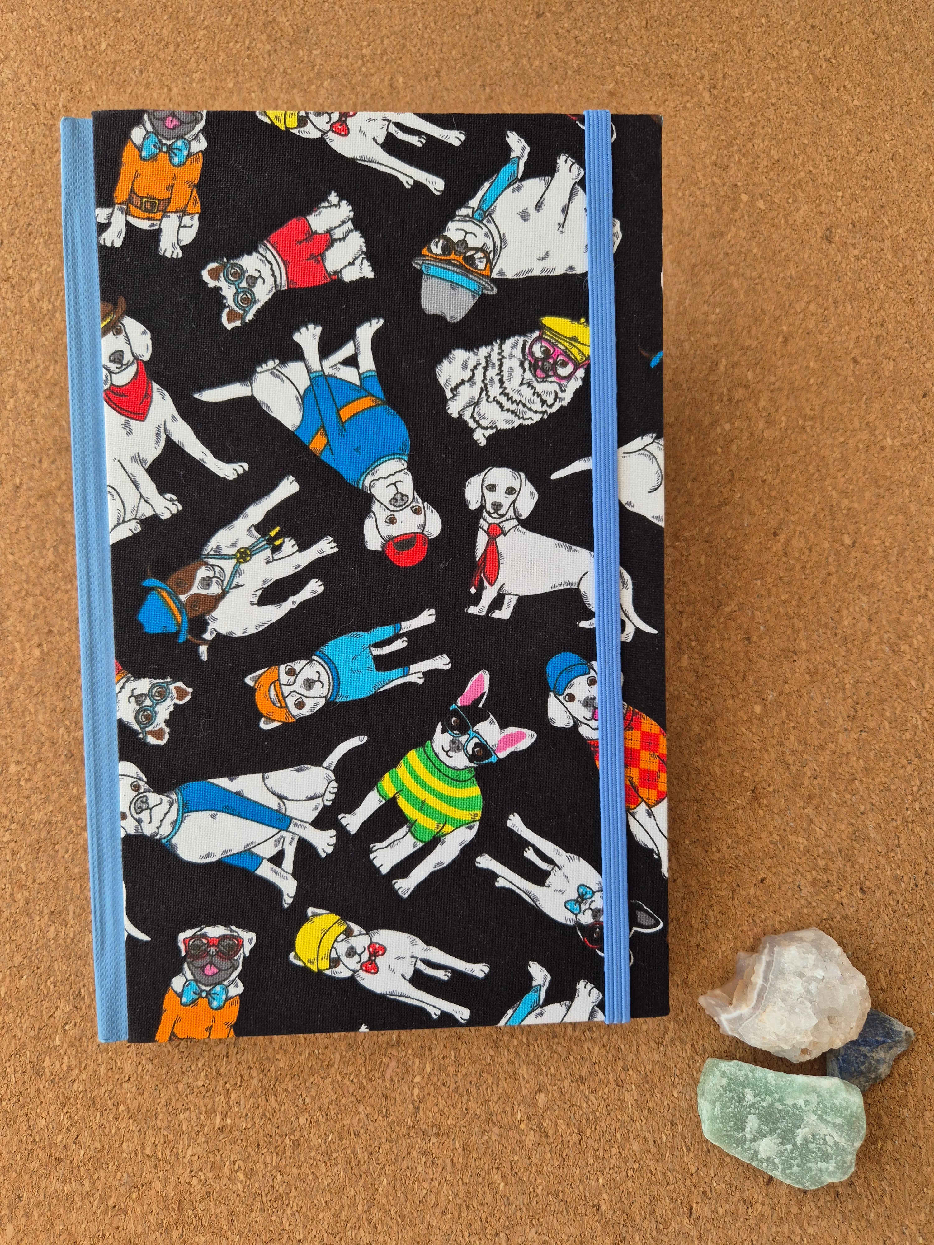 Libreta clásica Mediana / Perritos y colores