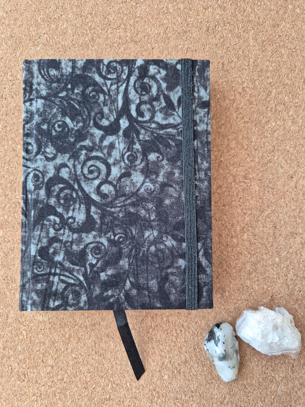 Libreta clásica pequeña / Negro ramitas