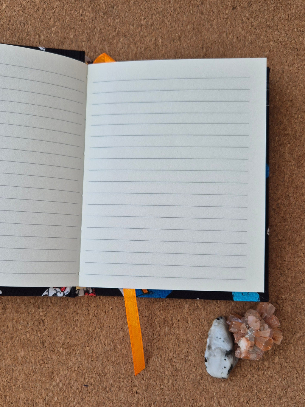 Libreta clásica pequeña / Perritos y colores