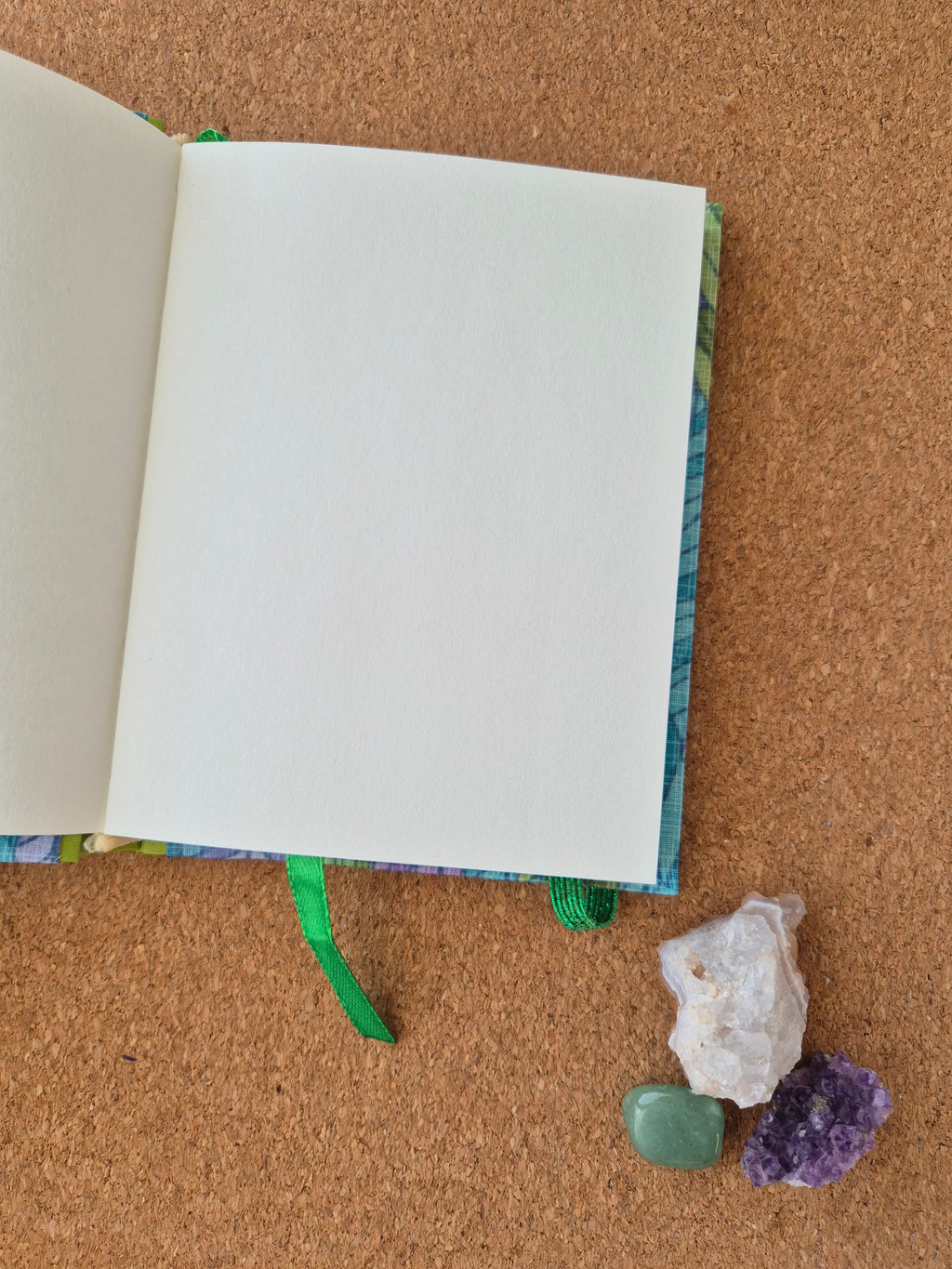 Libreta clásica pequeña / Plumas