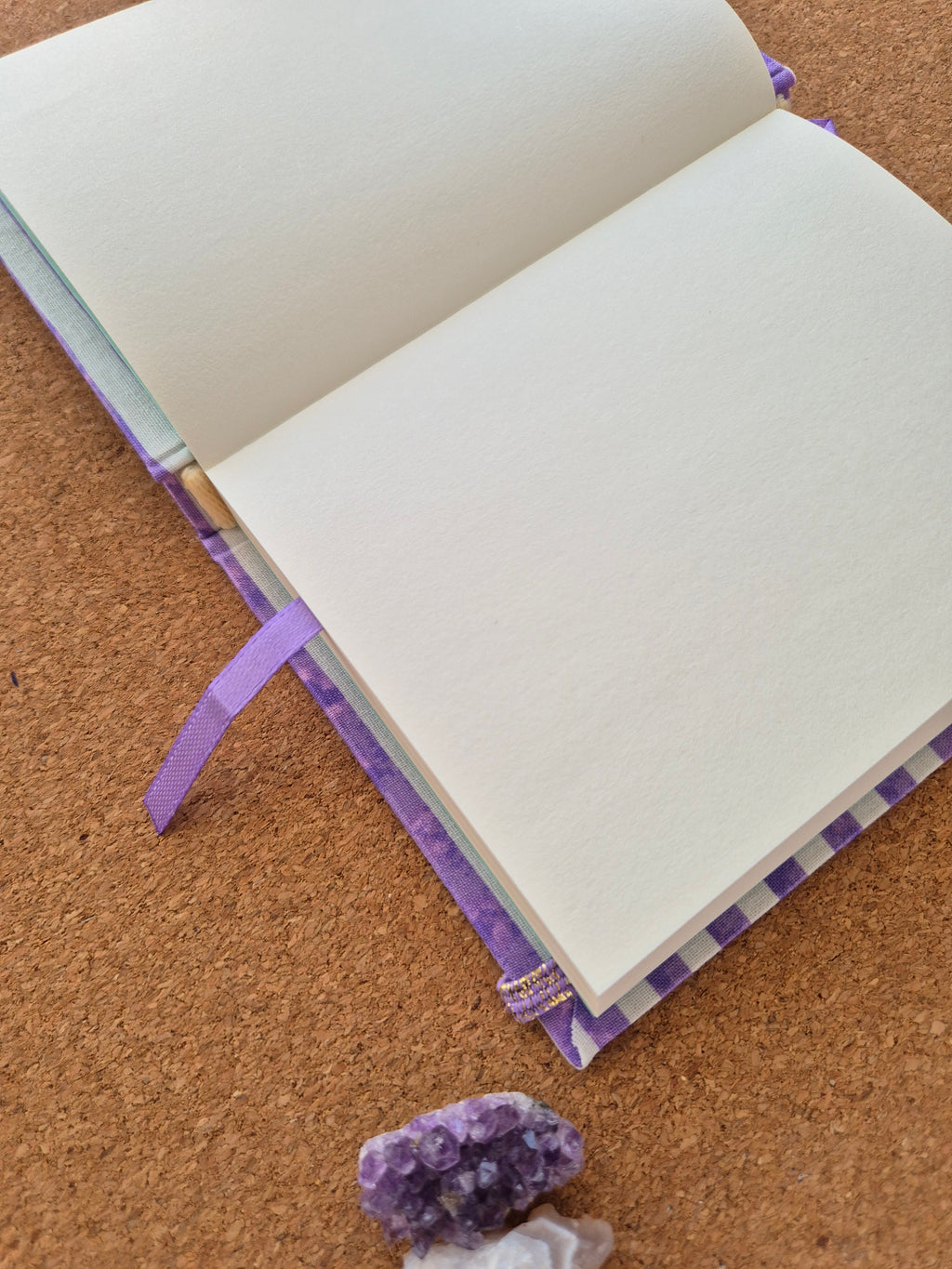 Libreta clásica pequeña / Líneas lila blanco