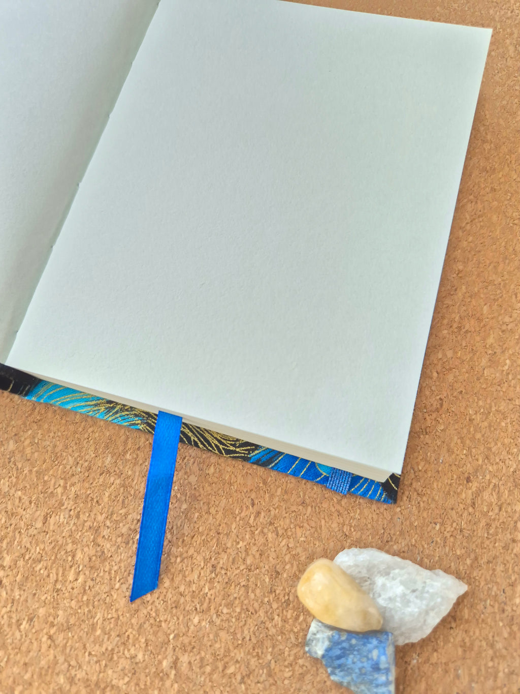 Libreta clásica pequeña / Plumas azul dorado