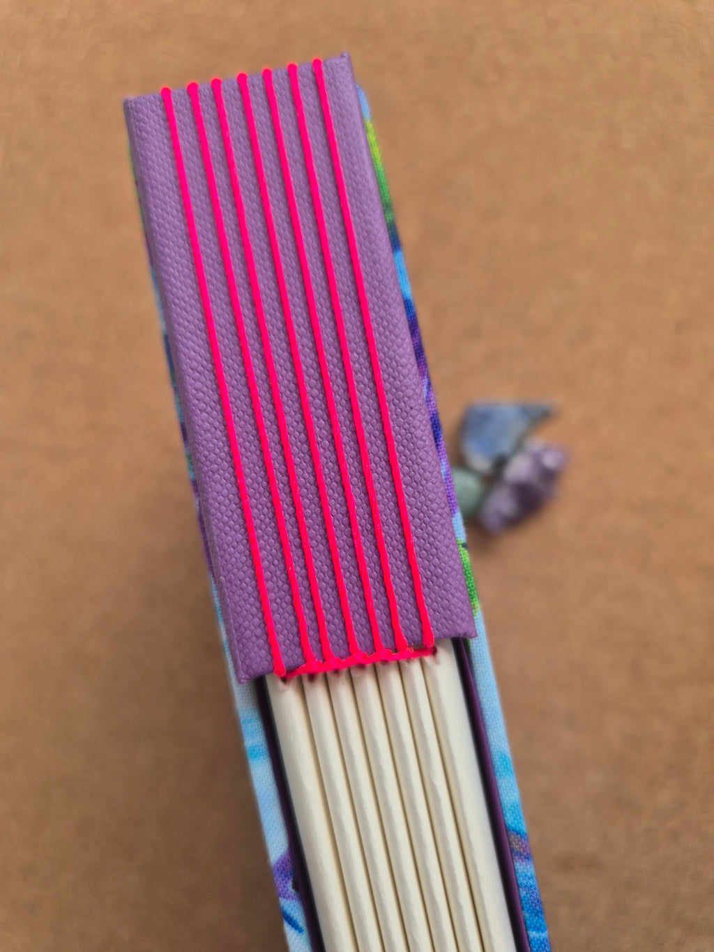 Libreta Mediana Costura de Ojal / Colibrís