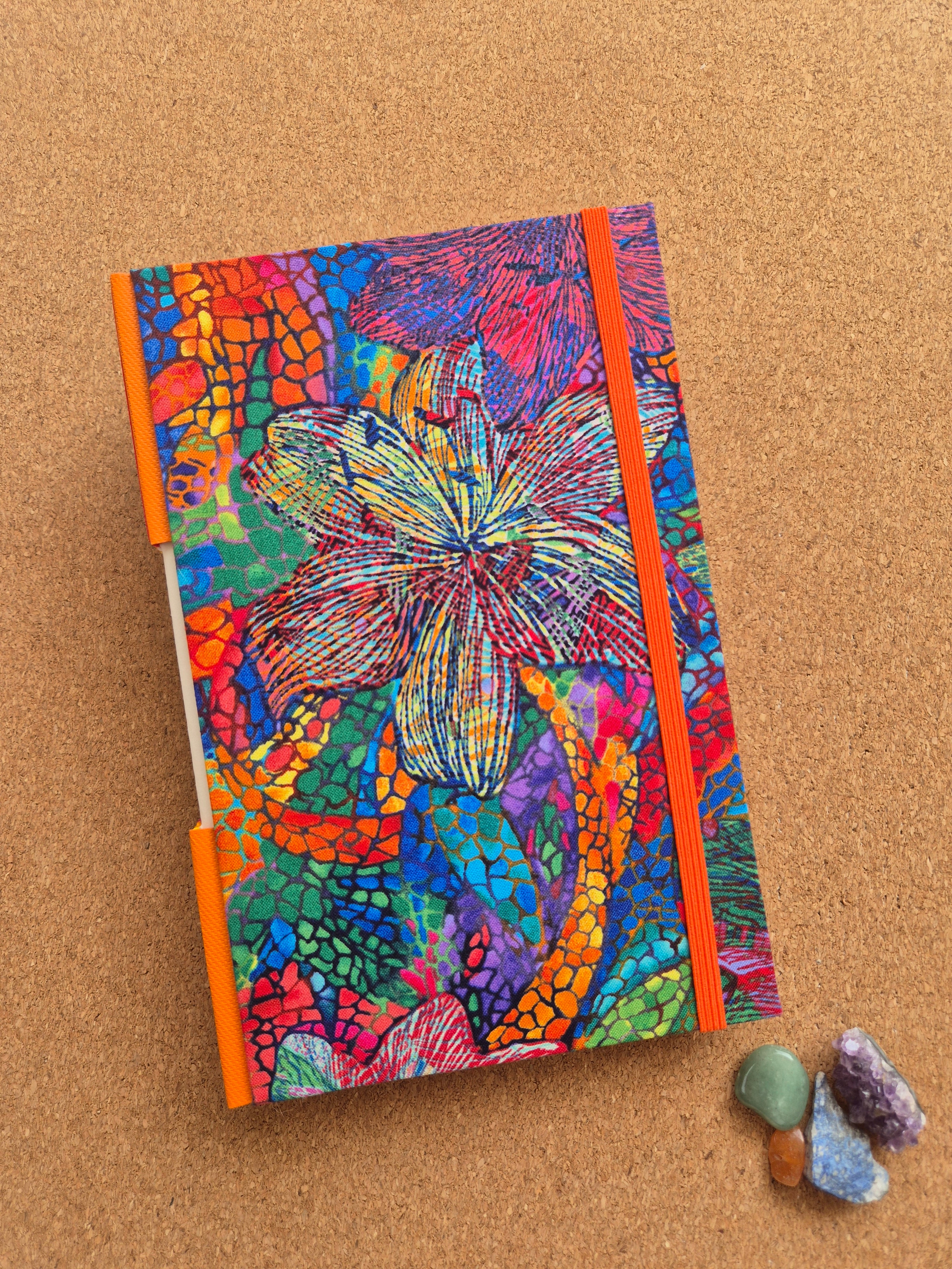 Libreta Mediana Costura de Ojal / Jardín colorido