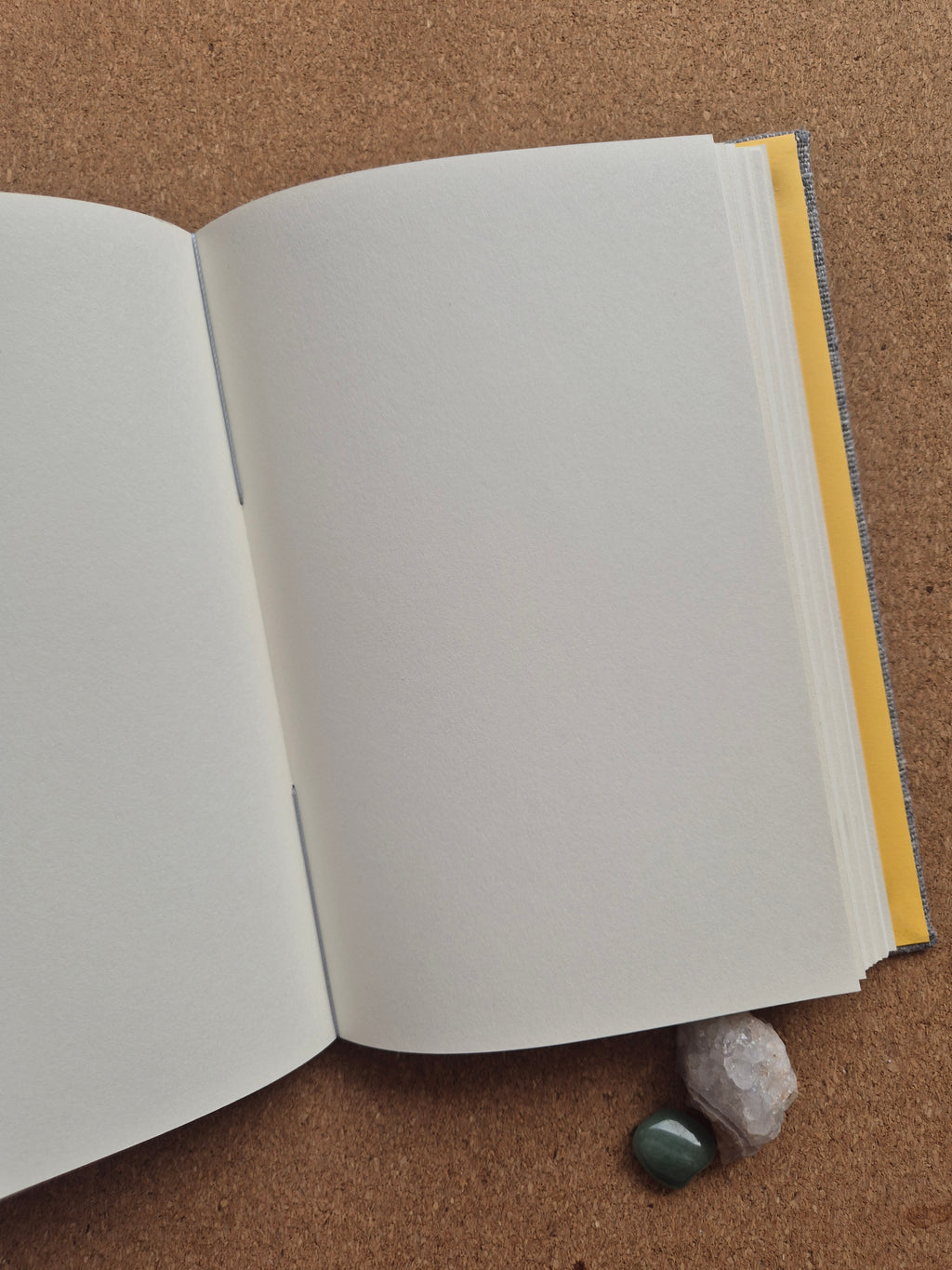 Libreta Mediana Costura de Ojal / Hilado de ropa reciclada Ecocitex